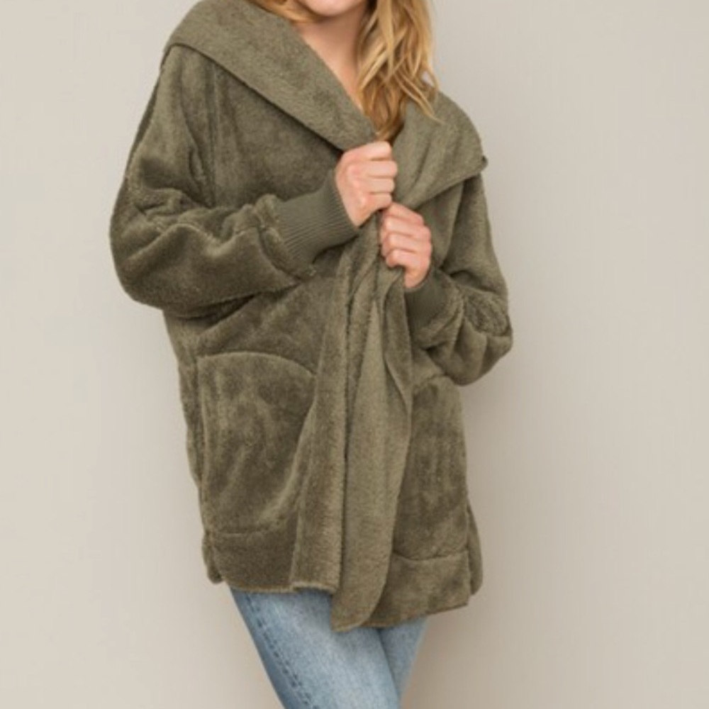 ✨LAST ONE✨Olive green Sherpa hooded jacket - Picture 2 of 6